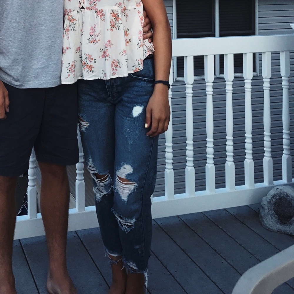PacSun Distressed boyfriend jeans